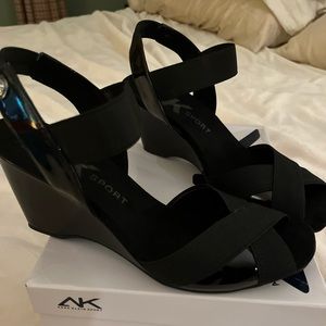 Comfy heeled sandals